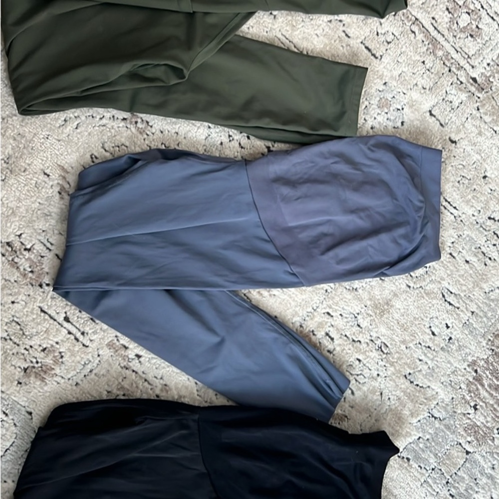 Maternity Leggings - Picture 2 of 6